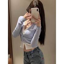 Long-sleeved v-neck fake two-piece sweater for women with contrasting color design niche solid color top early autumn new cardigan jacket