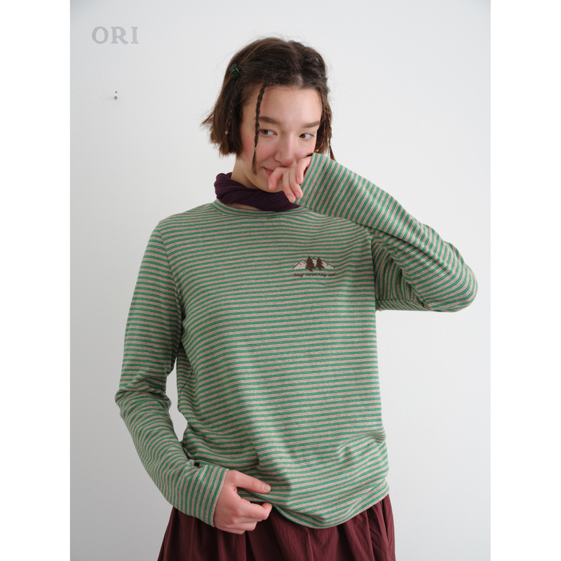 Original *Little Après* Winter Snow Mountain Retro Striped Stretch Base Layer with Brushed Softness Original *Little Après* Winter Snow Mountain Retro Striped Stretch Base Layer with Brushed Softness