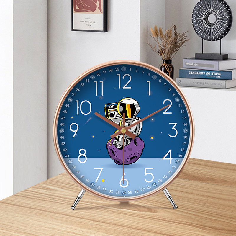 Astronaut Desk Clock Living Room Table Clock Ornament Nordic Style Tabletop Art High-End Simple Clock Children's Room Clock