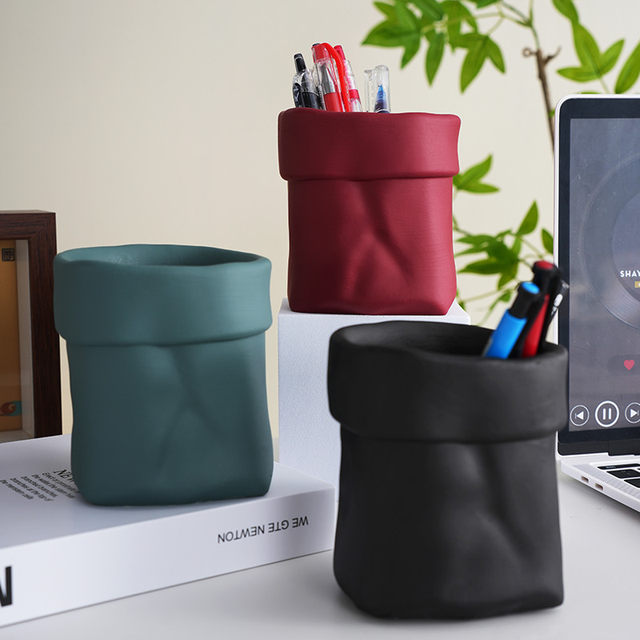 Creative pen holder ornaments for girls birthday gifts work station desktop storage student stationery supplies for boys office