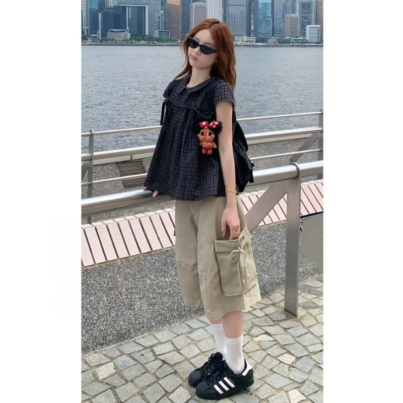 Khaki Large Pocket Cropped Cargo Pants for Women, Summer 2026 New Style, High-Waisted, Slimming, Loose, Wide-Leg, Straight Mid-Length Pants Khaki Large Pocket Cropped Cargo Pants for Women, Summer 2026 New Style, High-Waisted, Slimming, Loose, Wide-Leg, Straight Mid-Length Pants