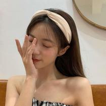 Korean simple and versatile fresh cross hair hoop ins girly temperament press hairpin hair bundle face wash headband for women