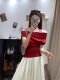 French Elegant Red Knitted T-Shirt for Women, Summer 2026 New Style, Off-Shoulder Short-Sleeved, Tight-Fitting, Slimming One-Line Collar Top