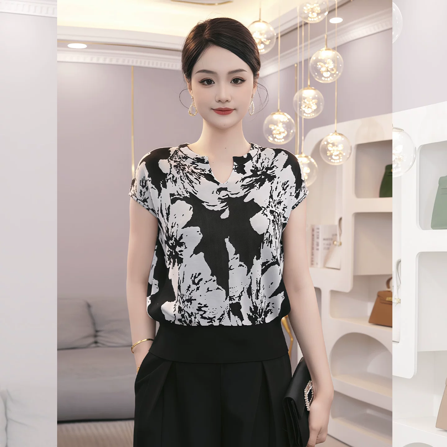 T-shirt women's 2025 new Tencel cool breathable sweater light luxury high-grade black and white jacquard V-neck temperament short sleeves