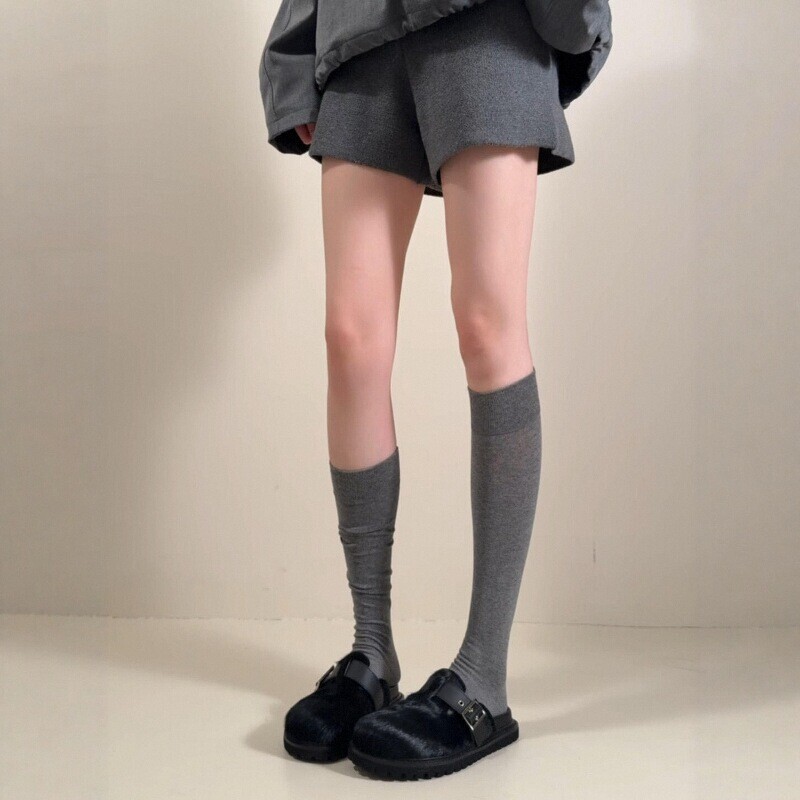 Miu Feels Deeply in Love with Korean Gray! Super Flattering Ankle Socks! Early Autumn Korean Women's Outfit~ Cool and Sophisticated Style!