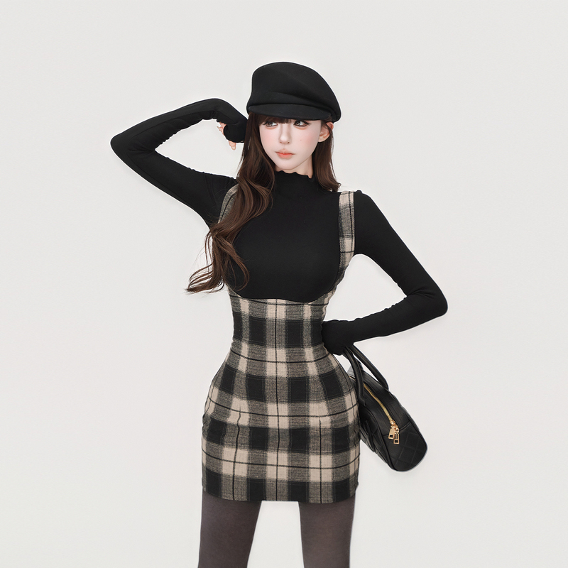 Xiaoyangjia [Plaid Vintage Style] Autumn New Slimming Waist-Cinching Plaid Slip Dress with Long-Sleeve Top N