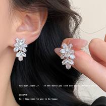 Light luxury style exquisite zircon flower earrings 925 silver needle fashion earrings for women niche high-end temperament versatile earrings