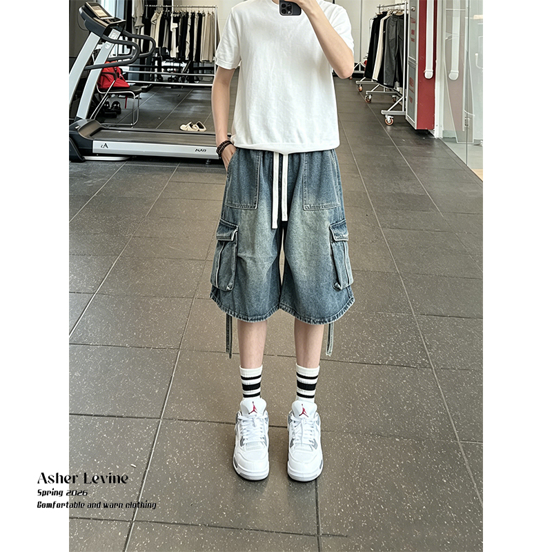 American Workwear Style Large Pocket Denim Shorts for Men, Summer Design with Pleated Cropped Pants, Loose and Versatile Trendy Pants American Workwear Style Large Pocket Denim Shorts for Men, Summer Design with Pleated Cropped Pants, Loose and Versatile Trendy Pants