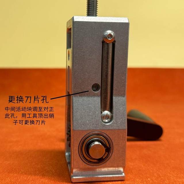 A new cross-border product quick tool change small wire stripper can be connected to electric drill hand-cranked waste wire peeling device