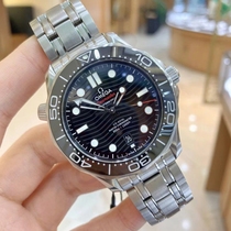 Overseas Warehouse Spot Stars Same Style Duty-Free Discount Classic Automatic Machinery Business