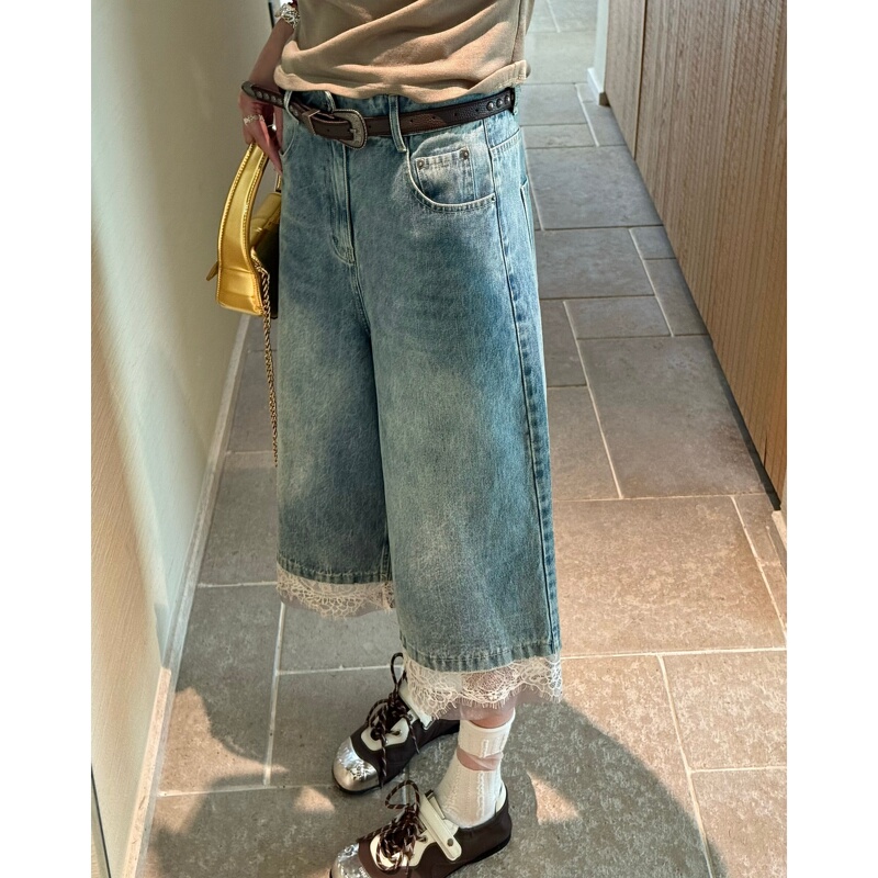 Xie Qiaoqiao's "Blue Flower Shadow" Mid-Low Waist Lace Spliced Denim Pants Are Versatile, Slimming, Wide-Leg, and Cropped Xie Qiaoqiao's "Blue Flower Shadow" Mid-Low Waist Lace Spliced Denim Pants Are Versatile, Slimming, Wide-Leg, and Cropped