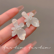 Silver Needle Simple Flower Stud Earrings Womens Niche Design Light Luxurious Temperament High-end Exquisite Bridal Pearl Earrings Earrings