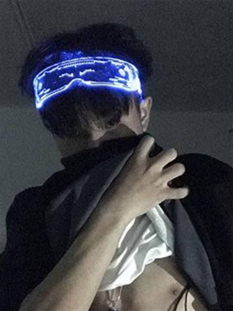 Children's glowing glasses color change and luminous technology sense futuristic glasses street dance performance accessories trendy and fashionable LEDLl