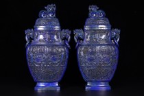 A pair of Hetian jade vases from the Zhenpin old collection. They are thickly coated and have exquisite workmanship. The details are as shown in the figure. Long