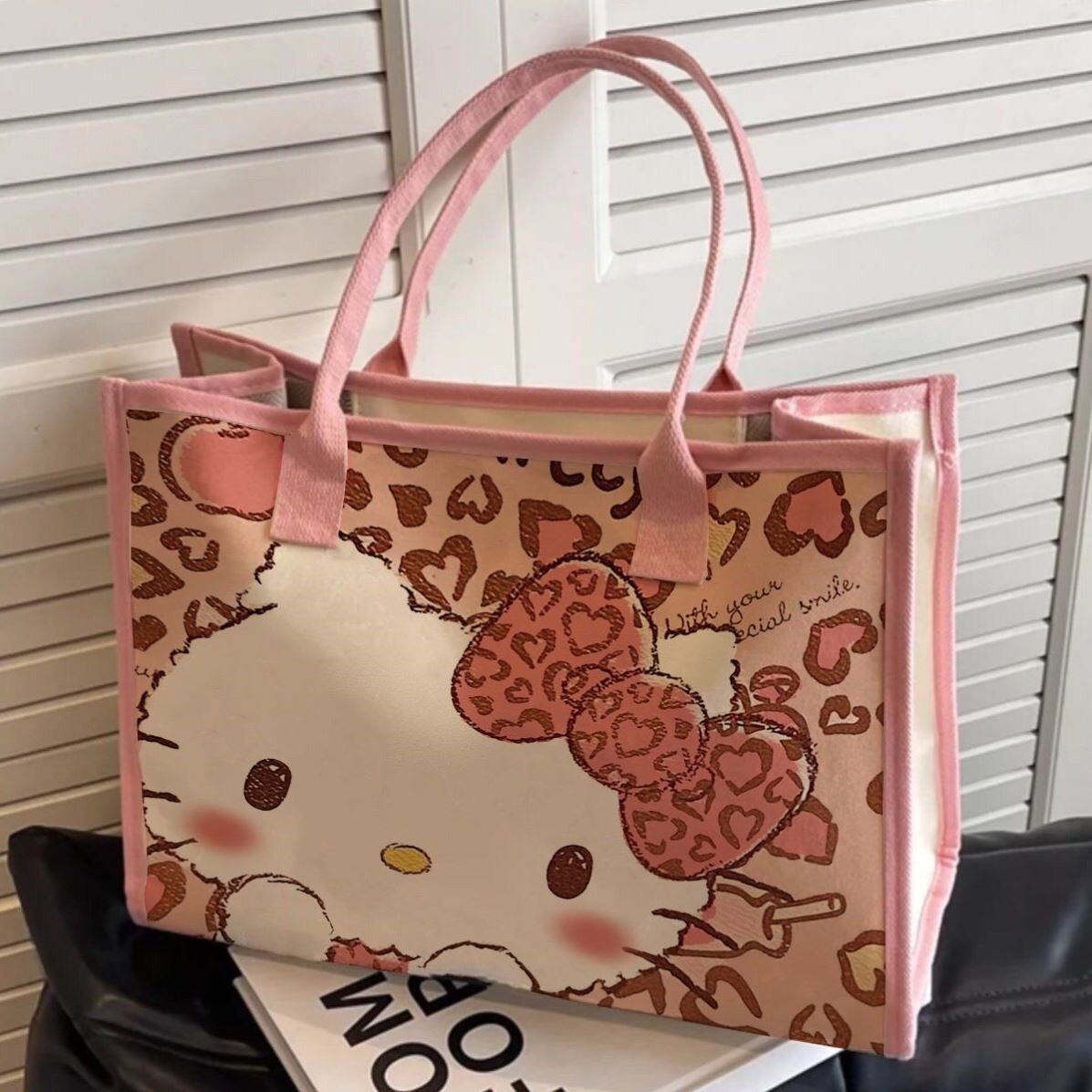 Холщовая сумка женская, новинка 2025 года, Hello Kitty, большая вместительная студенческая весенне-летняя сумка для пригородных поездок на одно плечо