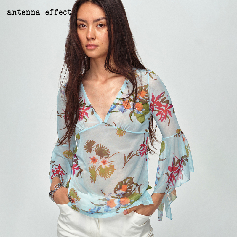 Antenna Effect 90S Semi-Sheer Mesh Tropical Floral Print Beaded Slim Fit V-Neck Bell Sleeve Top Antenna Effect 90S Semi-Sheer Mesh Tropical Floral Print Beaded Slim Fit V-Neck Bell Sleeve Top
