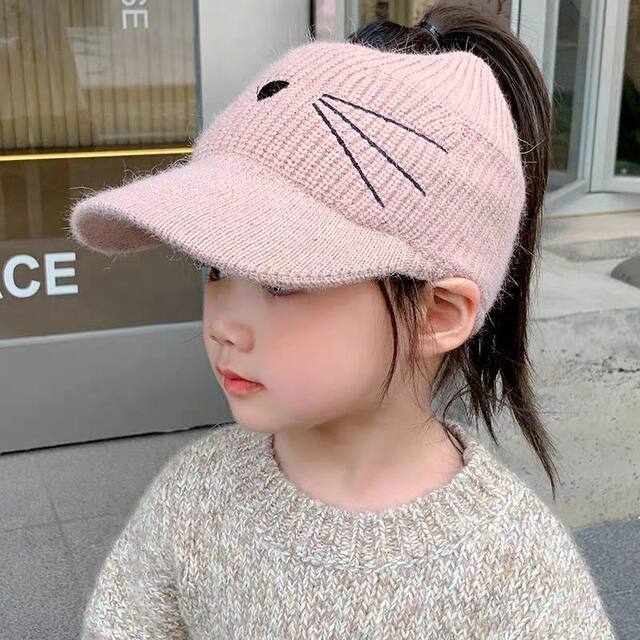 Children's Hats for Autumn and Winter, Cute Girls' Cat-Style Open-Top Knitted Hat, Warm and Fleece-Lined for Winter, Windproof, Can Be Tied into a Ponytail