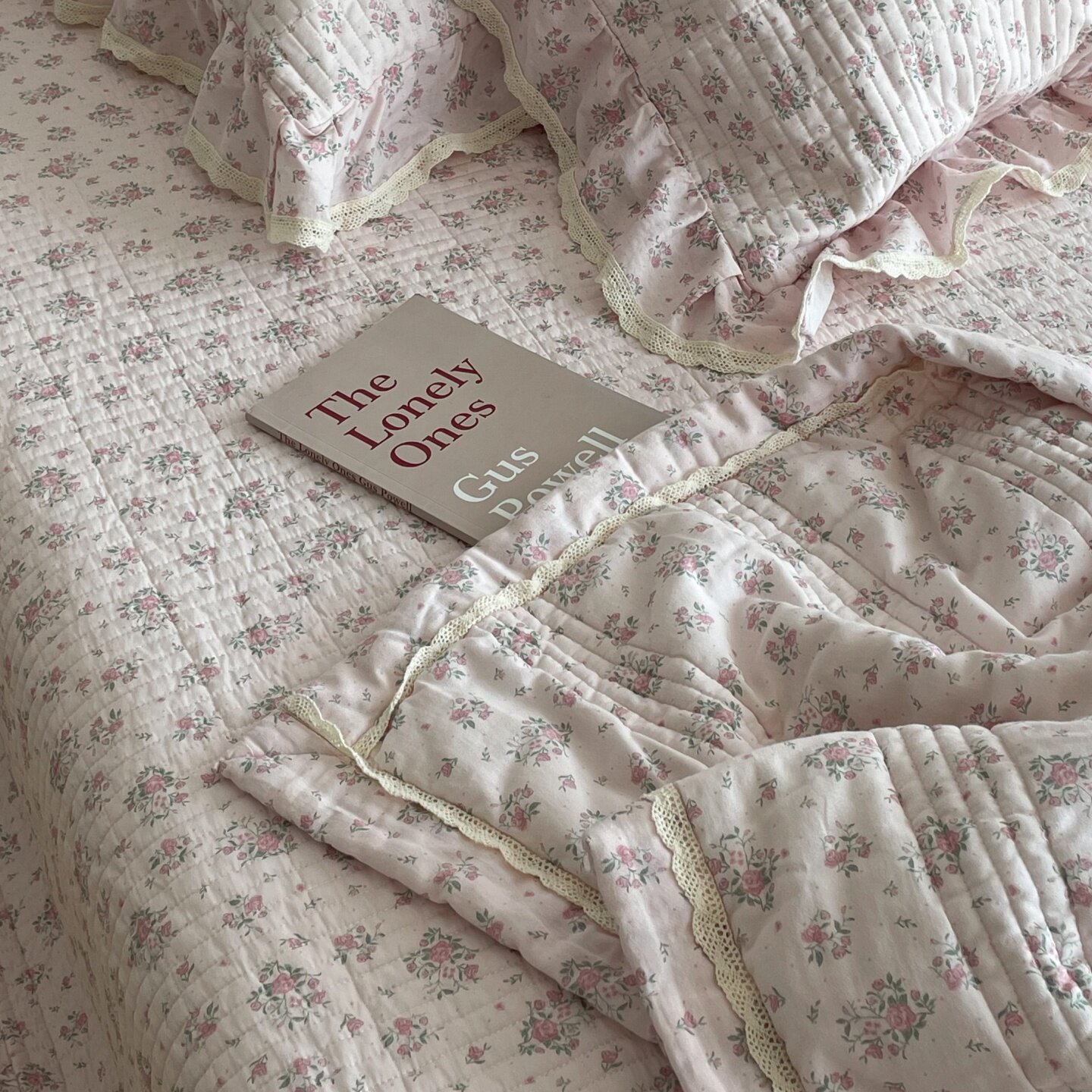 Корейский стеганый комплект постельного белья из 100% хлопка с мелким цветочным принтом и кружевной отделкой, 3 предмета