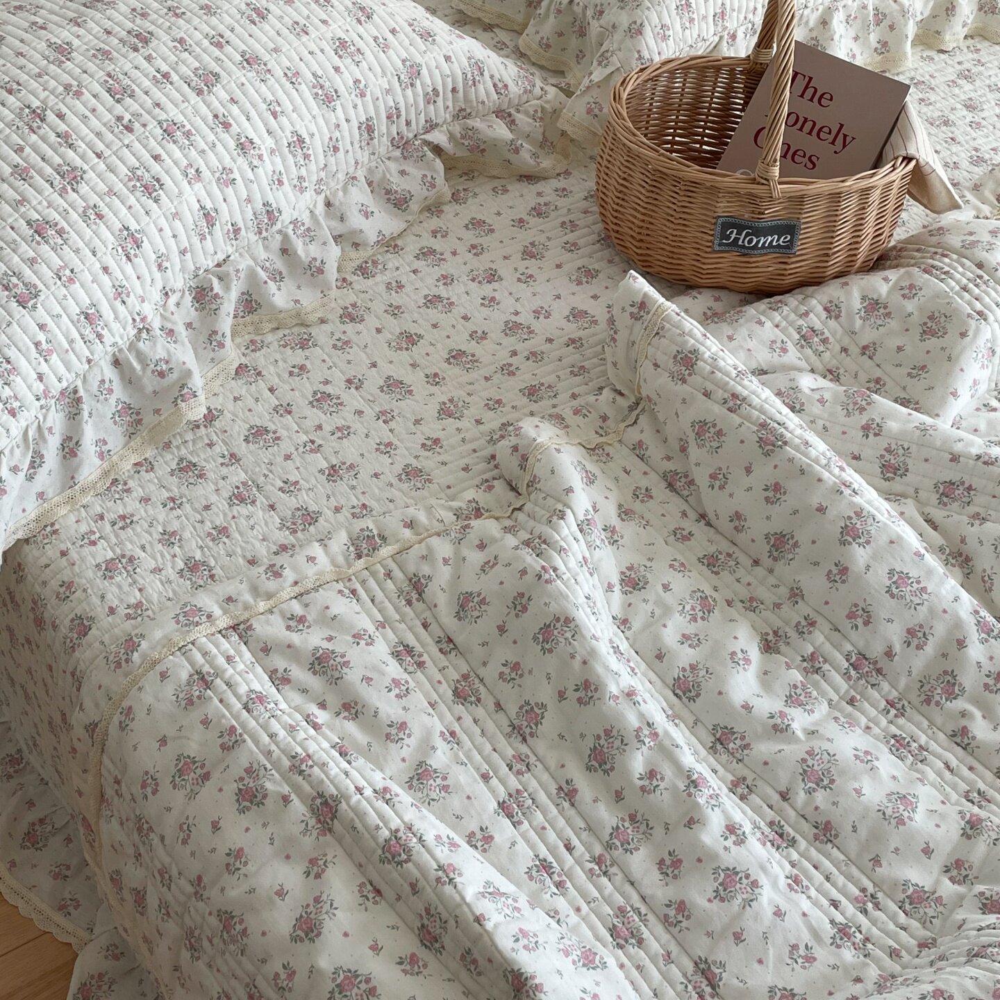 Корейский стеганый комплект постельного белья из 100% хлопка с мелким цветочным принтом и кружевной отделкой, 3 предмета