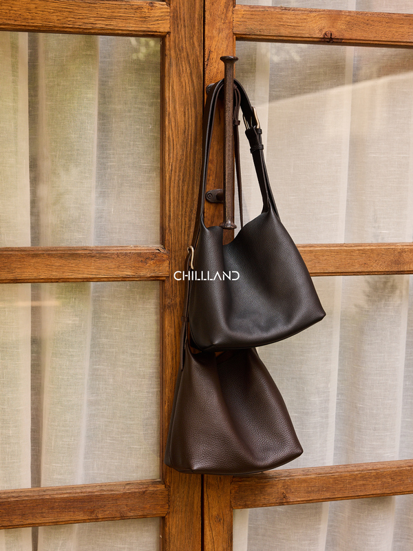 Chillland |   Highly Recommended! the Texture Is Excellent, Soft First-Layer Cowhide, Soft and Supple Bucket Bag, Can Be Worn as a Shoulder Bag or Crossbody.