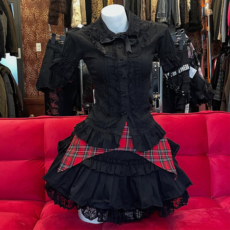 Breeze Original Super Beautiful Unique French Black Lace Shirt with Vintage Style and Slimming Short Sleeves