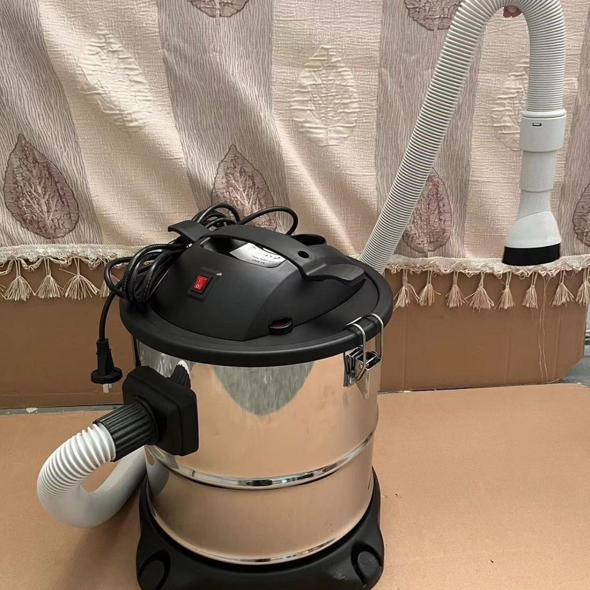 2025年理发店必看！一代快剪吸发器升级版实测：吸力强到吓人，还能换机头？-其它美发工具-淘宝好物网