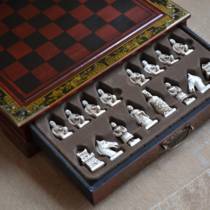 Medium-sized retro chess three-dimensional terracotta figures chess pieces wooden desktop chessboard Chinese style foreign affairs gifts