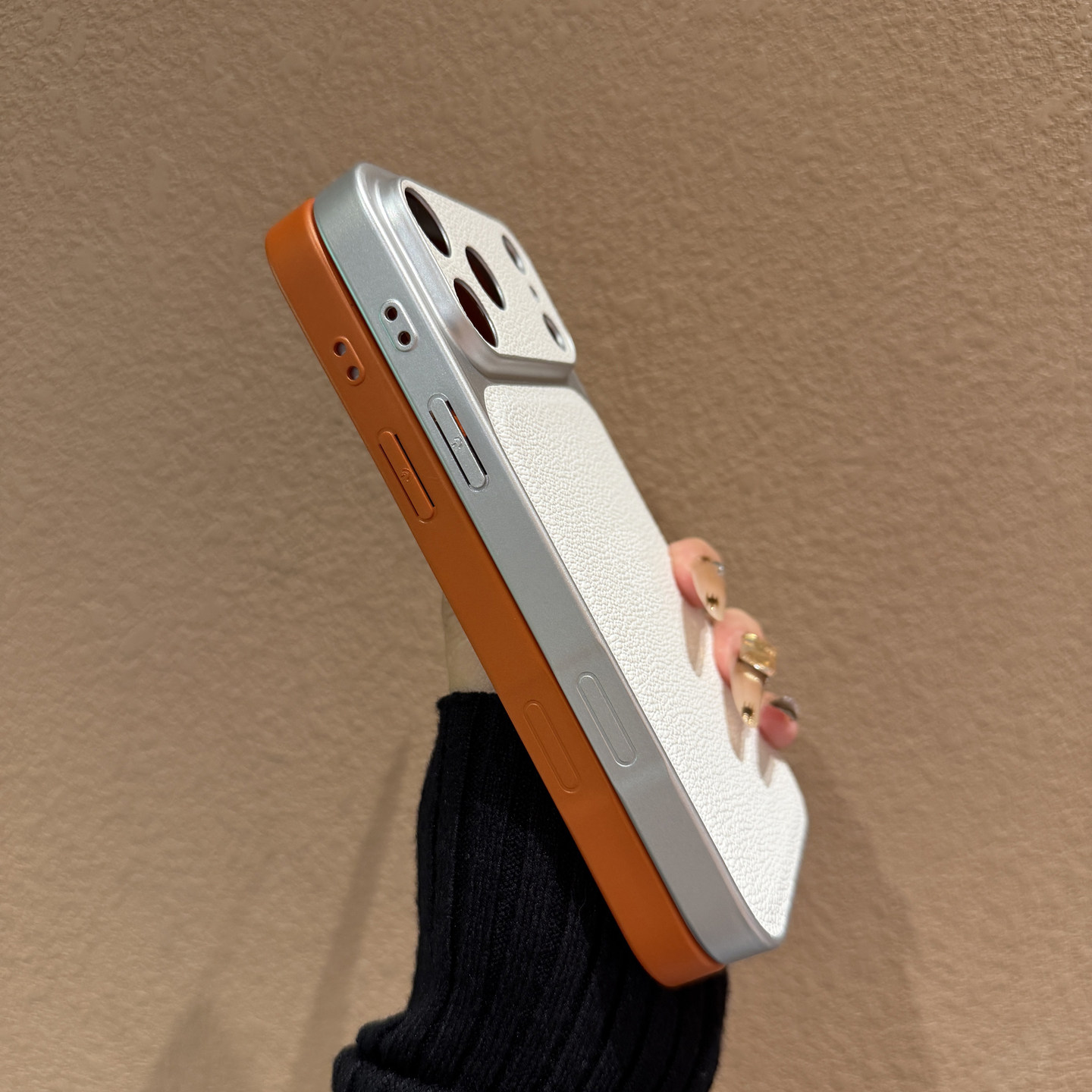 Coque Apple 17 Max motif cuir litchi orange automne-hiver, nouveau modèle ultra-fin, transforme instantanément l'iPhone 16_voghion.com