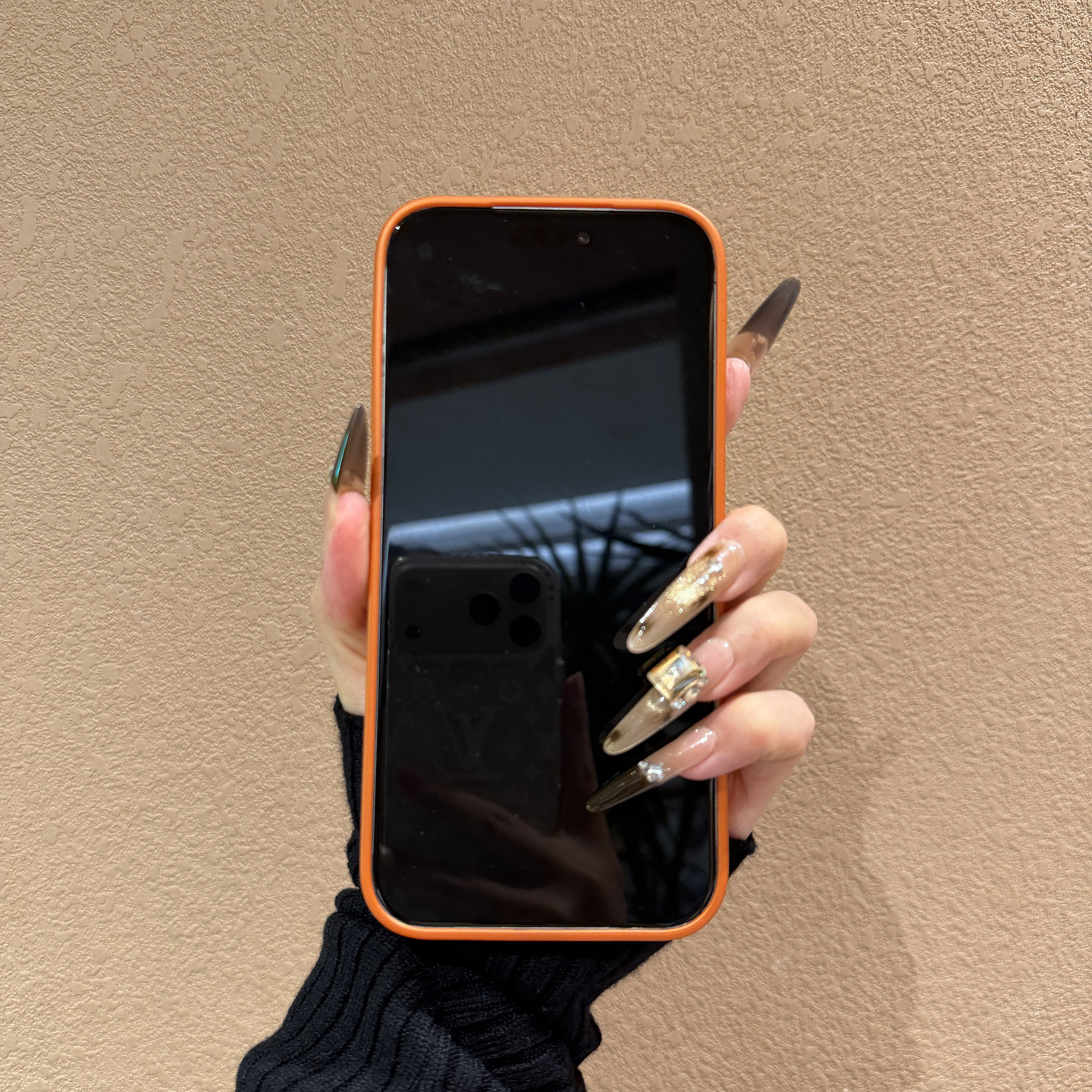 Coque Apple 17 Max motif cuir litchi orange automne-hiver, nouveau modèle ultra-fin, transforme instantanément l'iPhone 16_voghion.com