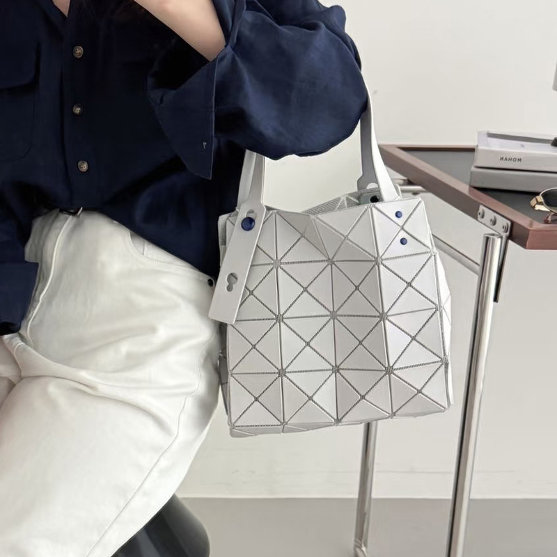 Japanese Geometric Rhombus Bag Carat Diamond-Studded Handbag Shoulder Bag Underarm Small Square Bag Daily Commuter Women's Bag