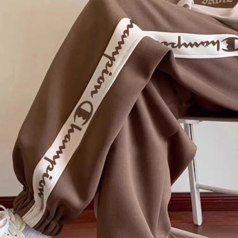 Japanese Version Champion Jogger Sweatpants for Women, Fleece-Lined, Loose Fit, Slimming, Patchwork Casual Pants, Couple's Winter Long Pants for Men Japanese Version Champion Jogger Sweatpants for Women, Fleece-Lined, Loose Fit, Slimming, Patchwork Casual Pants, Couple's Winter Long Pants for Men
