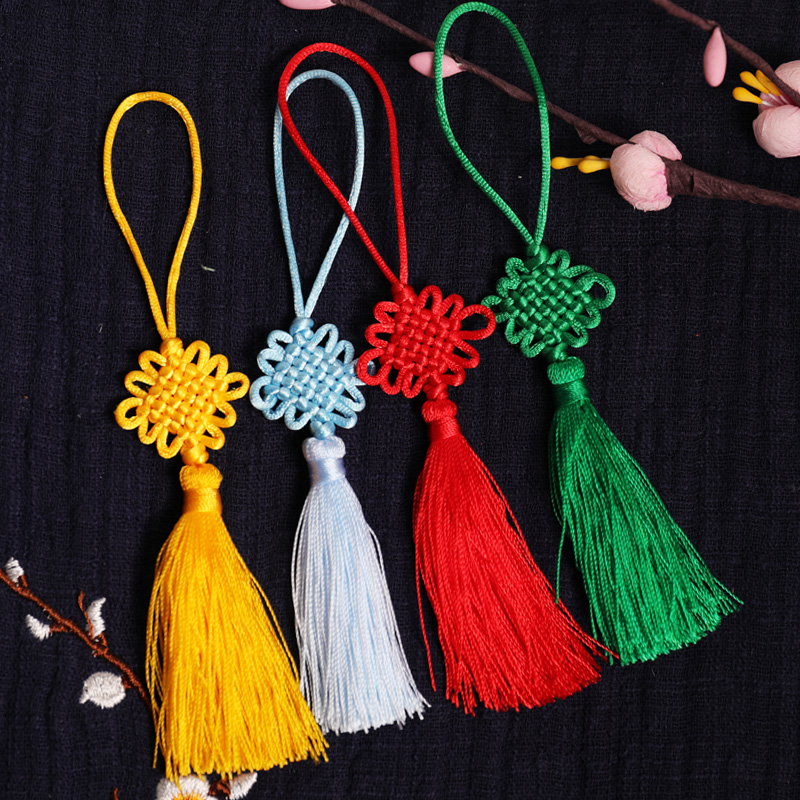 Small mini Chinese knot pendant tassel feature small gift to send friends bookmark jewelry handicraft pendant
