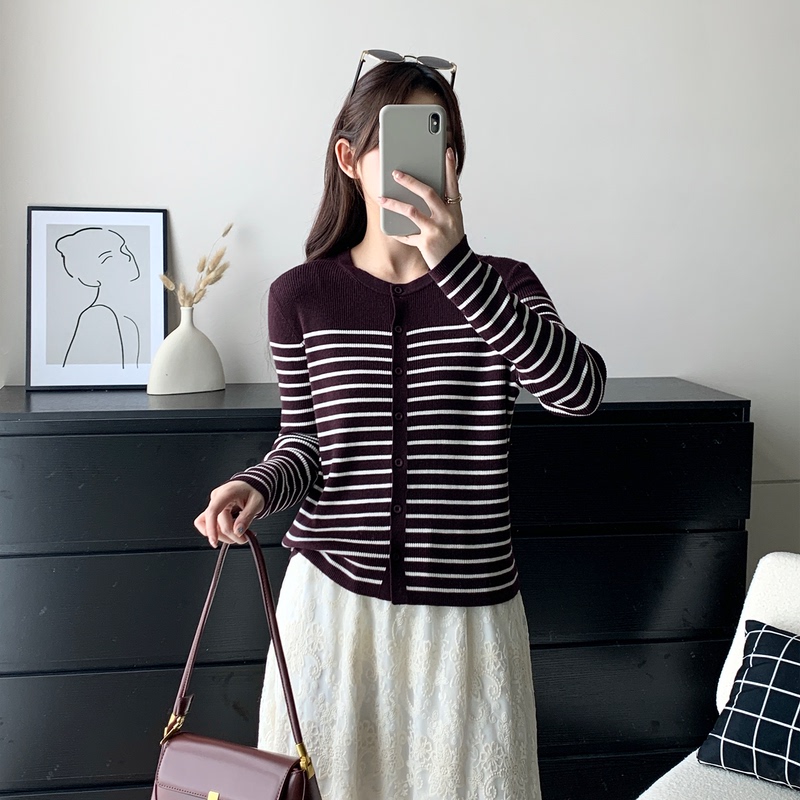 Women's Cardigan Jacket, New Autumn Style, Striped Color-Blocking Wool Blend, Round Neck, Long-Sleeve Knit Sweater, Outerwear Top Women's Cardigan Jacket, New Autumn Style, Striped Color-Blocking Wool Blend, Round Neck, Long-Sleeve Knit Sweater, Outerwear Top