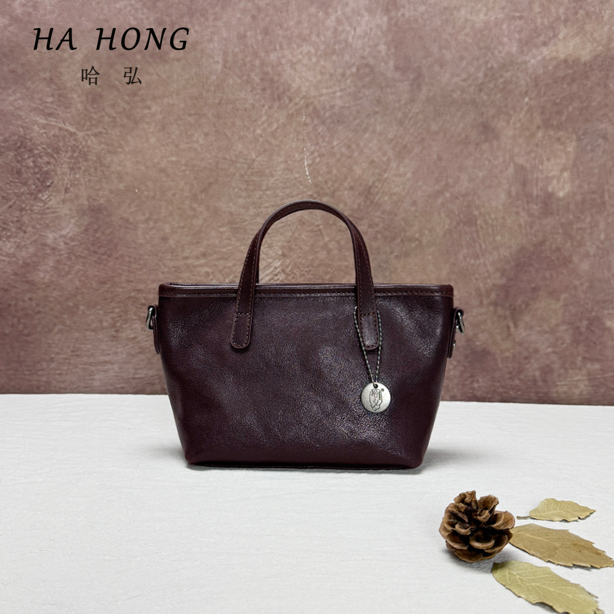 2025智能潮流下，如何挑选适合你的沉香榴莲木制健身球？