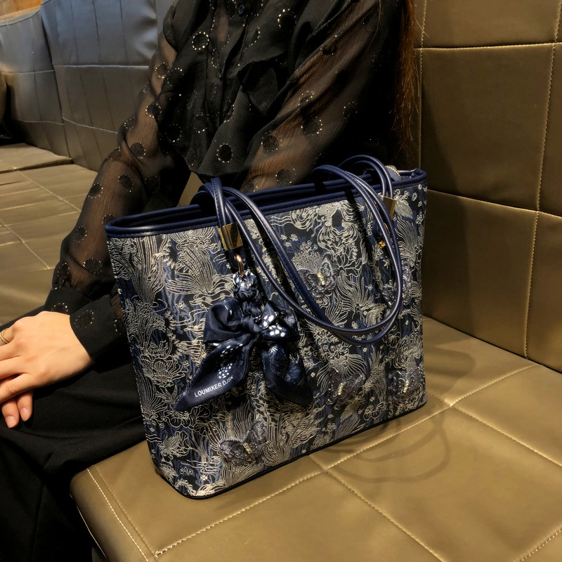 Lv;Q Original Field-Made Women's 2026 New Model Commuting Summer Large-Capacity Tote Bag, Stylish Single-Shoulder Handbag Lv;Q Original Field-Made Women's 2026 New Model Commuting Summer Large-Capacity Tote Bag, Stylish Single-Shoulder Handbag