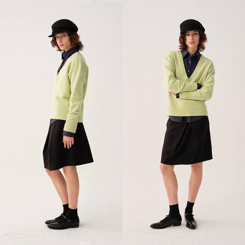 Hughum Original Autumn and Winter V Neck Long-Sleeved Pullover Loose Light Green Wool Sweater Hughum Original Autumn and Winter V Neck Long-Sleeved Pullover Loose Light Green Wool Sweater