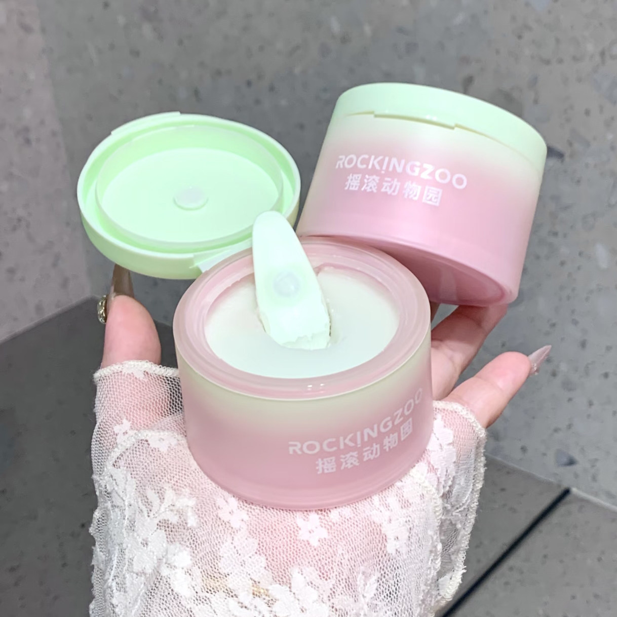 【正規品保証】ロックズー グアバ クレンジングバーム：さっぱりとした使い心地で、乳化しやすく、目元、唇、顔全体をやさしくクレンジングします。
