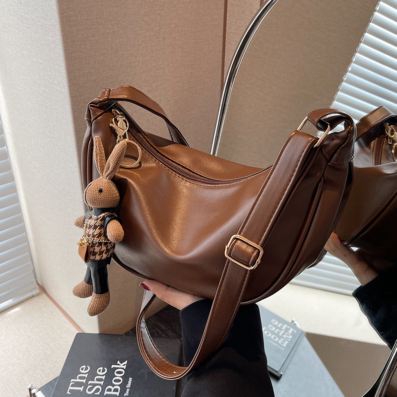 Large-Capacity Dumpling Bag for Women 2026 New Style Soft Leather Crossbody Bag Versatile Commuter Bag Casual Crescent Bag Large-Capacity Dumpling Bag for Women 2026 New Style Soft Leather Crossbody Bag Versatile Commuter Bag Casual Crescent Bag