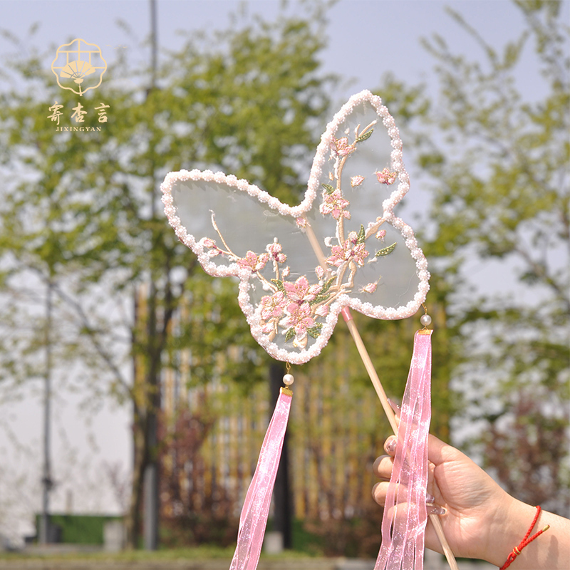 New Girls' Traditional Chinese Style Embroidered Butterfly Fairy Fan for Dance, Hanfu, Runway Shows, Photography, Long-Handled Classical Children's Round Fan