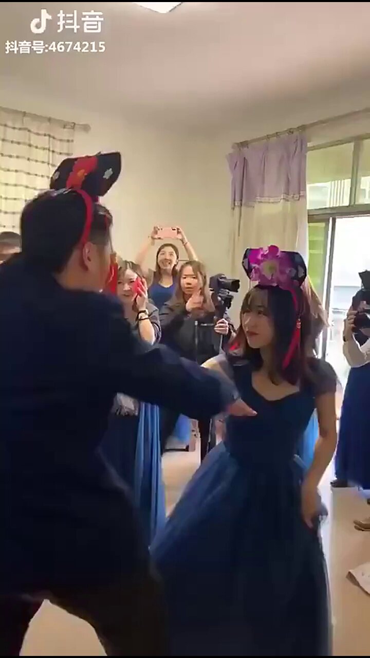 接亲游戏道具来啦！格格帽让婚礼更有氛围感～