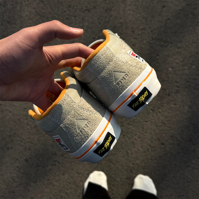 Ftmd Little Kid Collaboration Mid-Top Unisex Casual Shoes in Off-White with Color-Blocking, Full Suede Leather Professional Skate Shoes