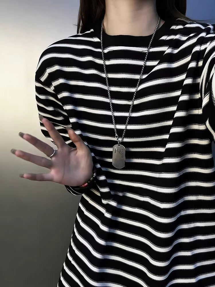 Black and White Striped Long-Sleeve T-Shirt for Men and Women, Autumn and Winter American Style Heavyweight Fleece Sweatshirt, Regular Shoulder, Casual Inner Layering Shirt