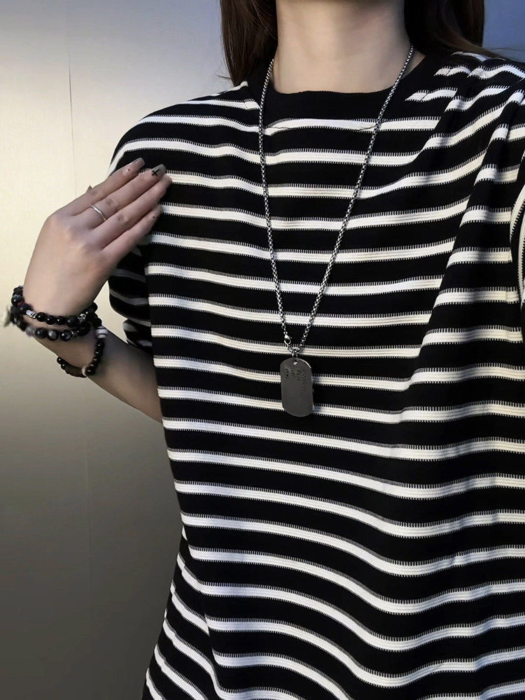 Black and White Striped Long-Sleeve T-Shirt for Men and Women, Autumn and Winter American Style Heavyweight Fleece Sweatshirt, Regular Shoulder, Casual Inner Layering Shirt