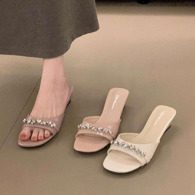 Exquisite Rhinestone Wedge-Heeled Stylish Sandals, New French-Style Summer 2026 Model, Perfect for Pairing with Dresses, Stunning Slip-On Sandals