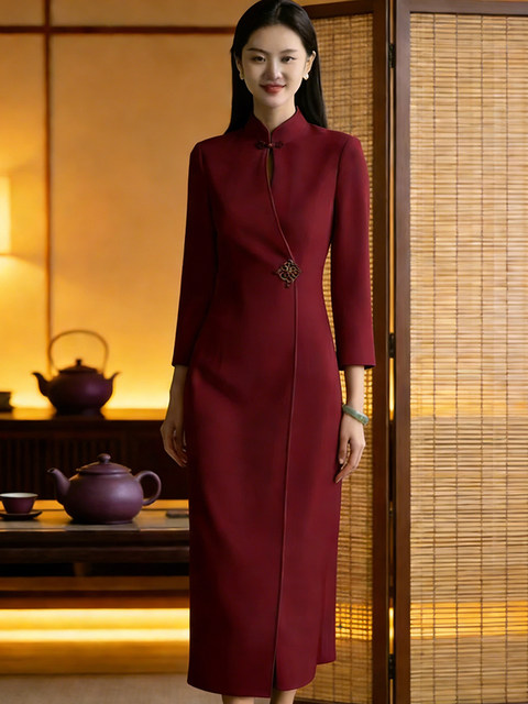 Mijie 2025 Winter New Chinese-Style Stand-Collar Dress for Women, Burgundy, Waist-Cinching, Slimming, Elegant Mid-Length Dress