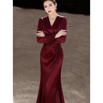 Mijie's Light Luxury and Elegant Style V-Neck Long-Sleeve Dress for Women, Burgundy Color, Waist-Cinching, Slim-Fit, Slit Fishtail Dress with a Sense of Elegance