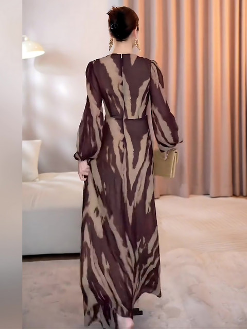 Mijie 2025 Autumn New Fashionable Age-Reducing Coffee-Colored Leopard Print Gradient Dress, Elegant and High-End, Waist-Cinching and Slimming Dress