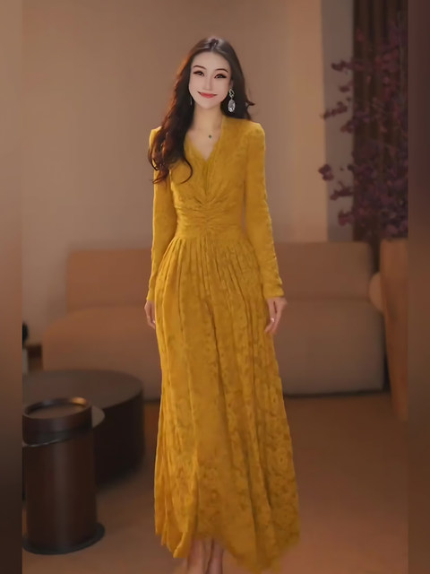 Mijie 2025 French-Style V-Neck Lace Dress for Women, Long-Sleeved, Waist-Cinching, Slimming, Elegant Long Dress with a Princess Vibe