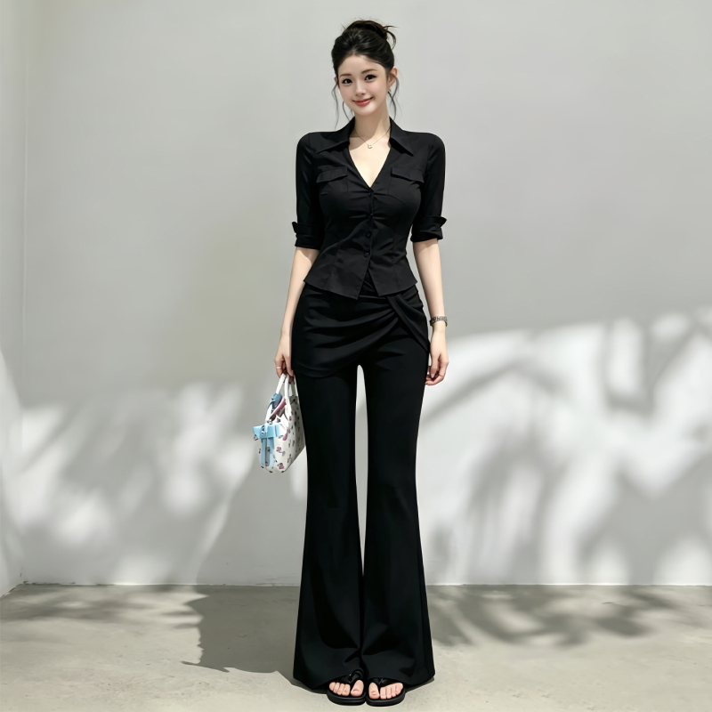 Elegant Hepburn-Style Black Polo Shirt and Flared Pants Two-Piece Set with a Powerful Female Aura, Autumn 2026