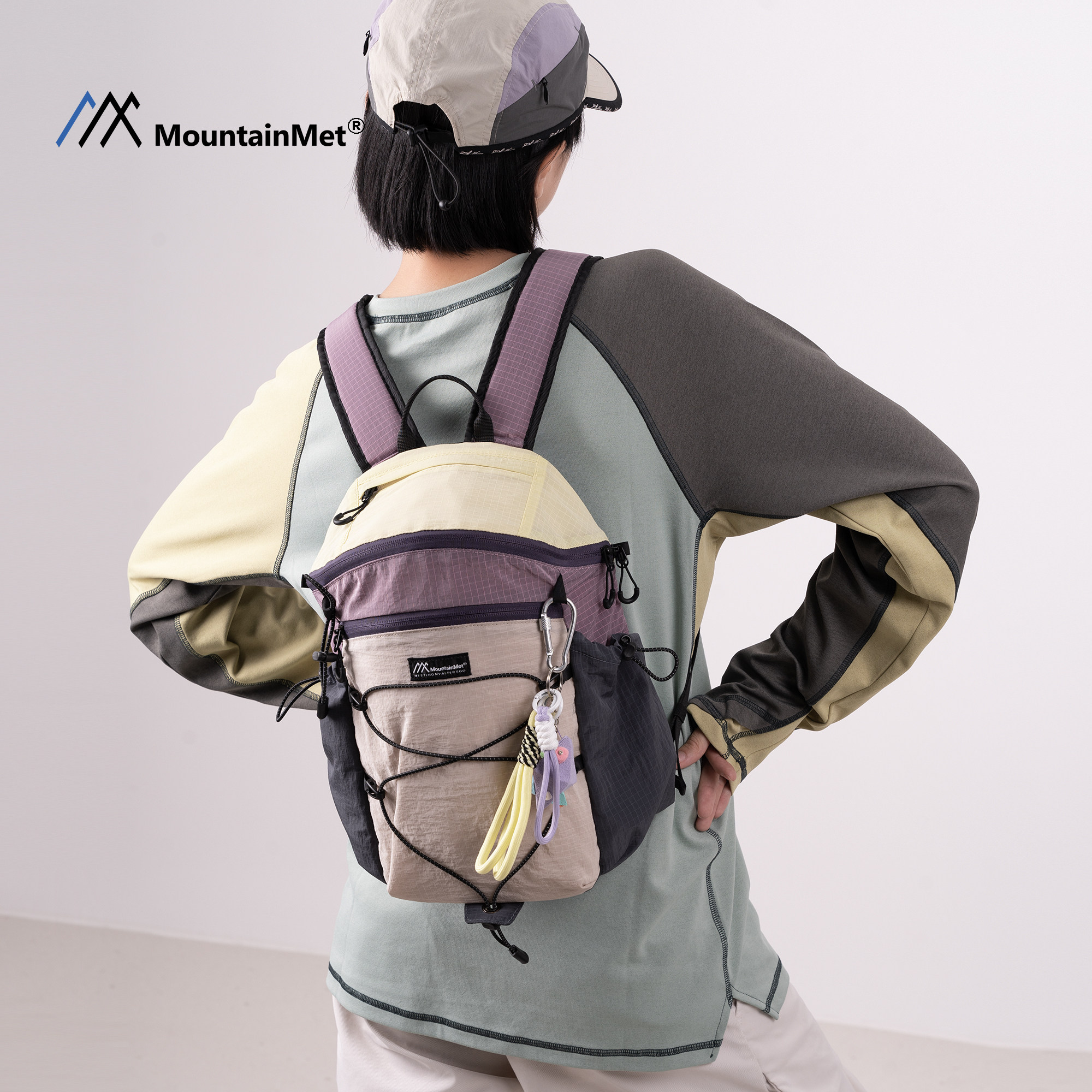 MountainMet Lightweight Outdoor Hiking Backpack Travel Bag With 14-Inch Laptop Sleeve - Thumbnail 5